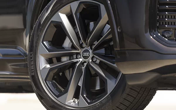 Cars wallpapers Audi Q7 55 TFSI quattro (Tamarind Brown Metallic) US-spec - 2025