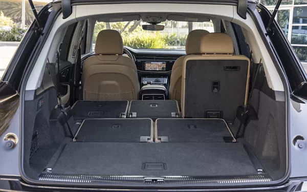 Cars wallpapers Audi Q7 55 TFSI quattro (Tamarind Brown Metallic) US-spec - 2025