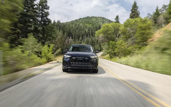 Cars wallpapers Audi Q7 55 TFSI quattro (Waitomo Blue Metallic) US-spec - 2025