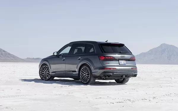Cars wallpapers Audi SQ7 TFSI Black Optic Package (Daytona Grey) US-spec - 2025