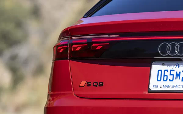 Cars wallpapers Audi SQ8 TFSI quattro (Chili Red Metallic) US-spec - 2025