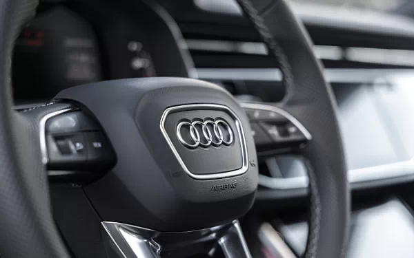 Cars wallpapers Audi SQ8 TFSI quattro (Chili Red Metallic) US-spec - 2025