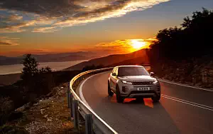 Cars wallpapers Range Rover Evoque R-Dynamic (Seoul Pearl Silver) - 2019