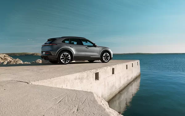 Cars wallpapers Porsche Cayenne Electric - 2026